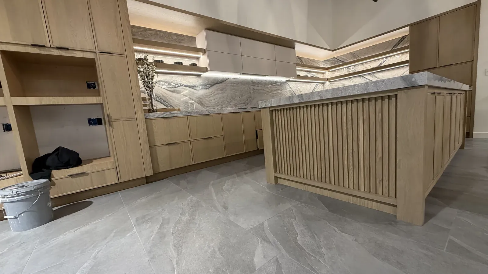 5 Blox's New Display Win: Shiloh and Eclipse in White Oak Yosemite Brown