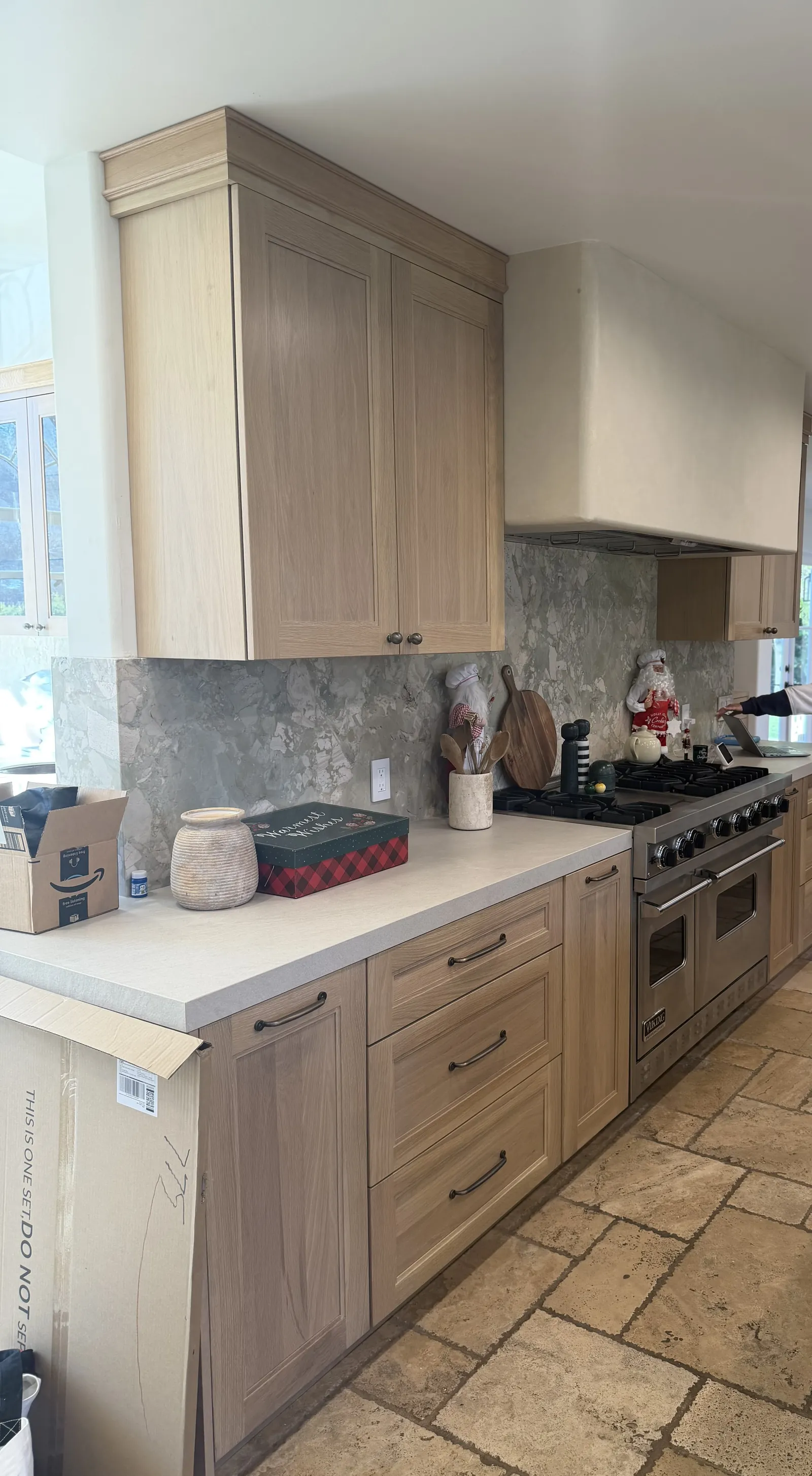 RPN Design La Cañada Flintridge — Eclipse white oak shaker cabinetry around the Viking range with marble backsplash